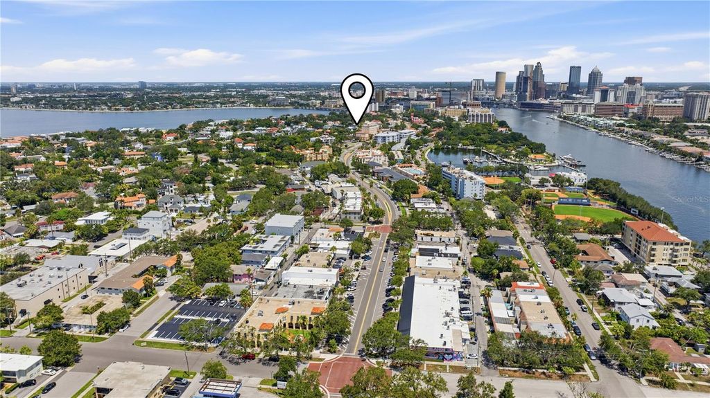 Image 88 of property listing at 130 ADRIATIC AVENUE, Tampa, FL 33606