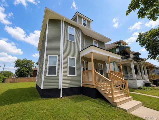 592 Leicester Court, Detroit, MI 48202