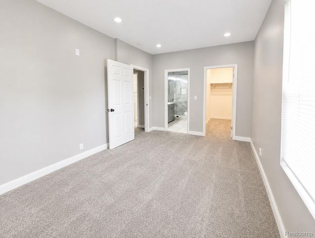 592 Leicester Court, Detroit, MI 48202