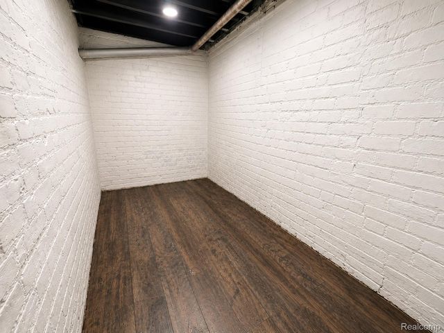 592 Leicester Court, Detroit, MI 48202