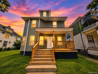 592 Leicester Court, Detroit, MI 48202