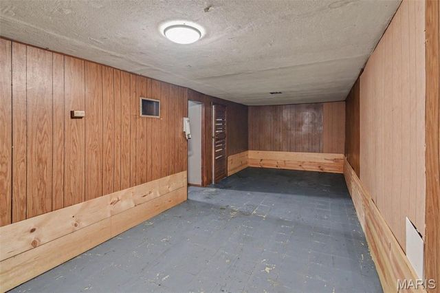 137 Forestwood Drive, Ferguson, MO 63135