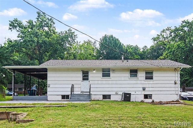 137 Forestwood Drive, Ferguson, MO 63135