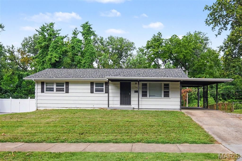 137 Forestwood Drive, Ferguson, MO 63135