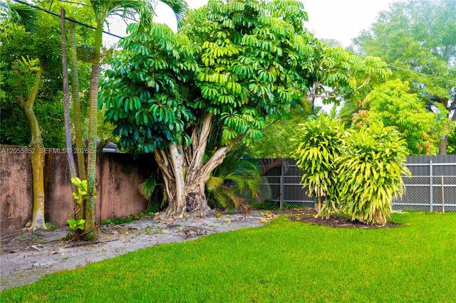 7330 NW 1st Court, Pembroke Pines, FL 33024