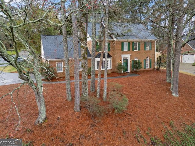 4150 Woodlark Court NE, Roswell, GA 30075