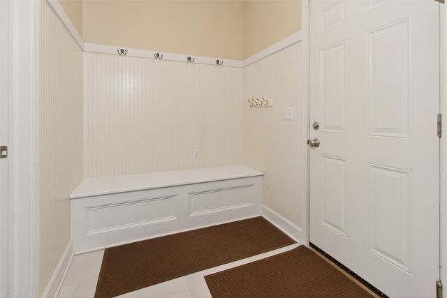 1762 Schlegel Rd, Webster, NY 14580