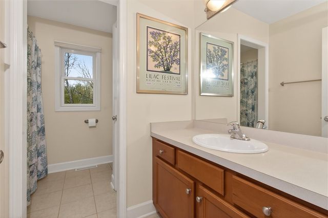 1762 Schlegel Rd, Webster, NY 14580