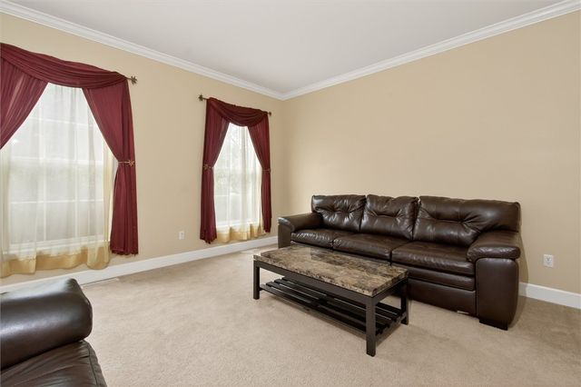 1762 Schlegel Rd, Webster, NY 14580
