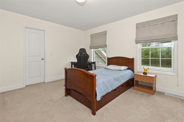 1762 Schlegel Rd, Webster, NY 14580