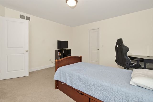 1762 Schlegel Rd, Webster, NY 14580
