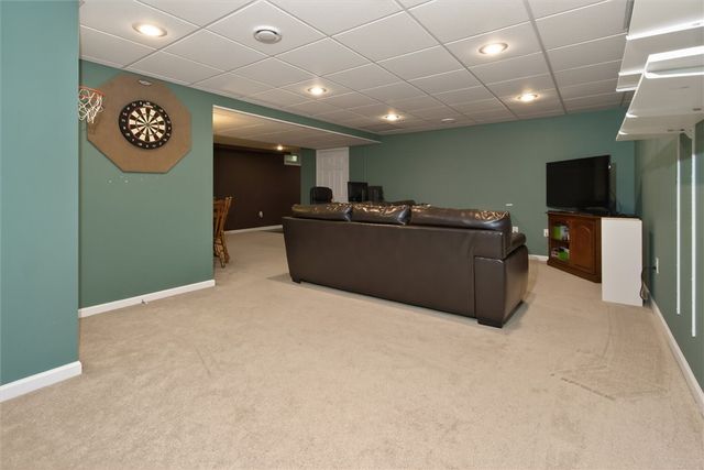 1762 Schlegel Rd, Webster, NY 14580
