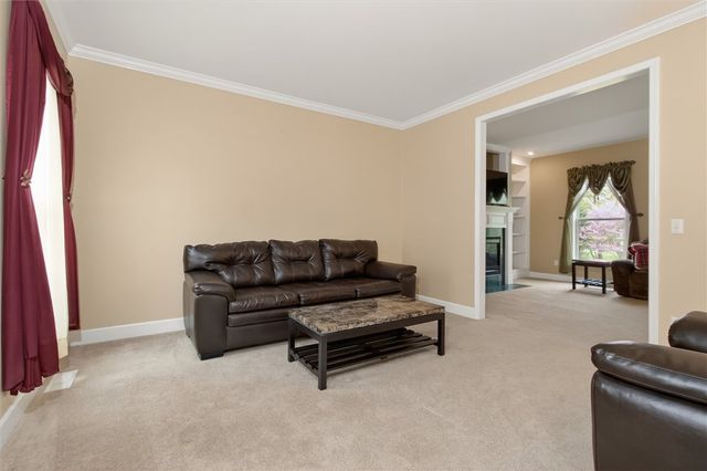 1762 Schlegel Rd, Webster, NY 14580