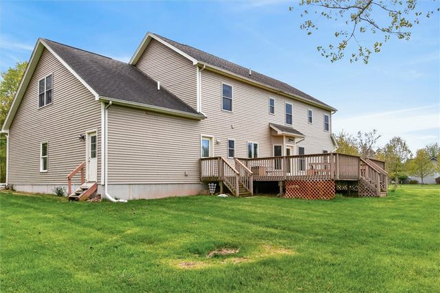 1762 Schlegel Rd, Webster, NY 14580