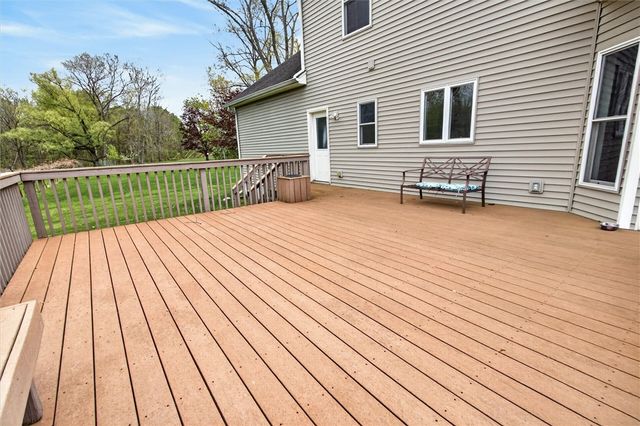 1762 Schlegel Rd, Webster, NY 14580