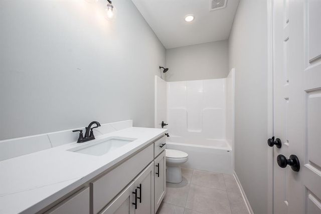 24695 Evans Road, Tonganoxie, KS 66086