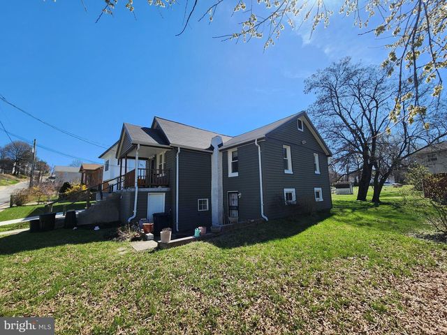 6105 KOLB ST, Fairmount Heights, MD 20743