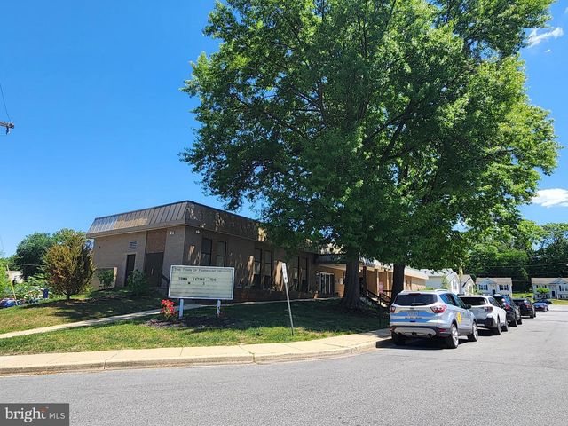 6105 KOLB ST, Fairmount Heights, MD 20743