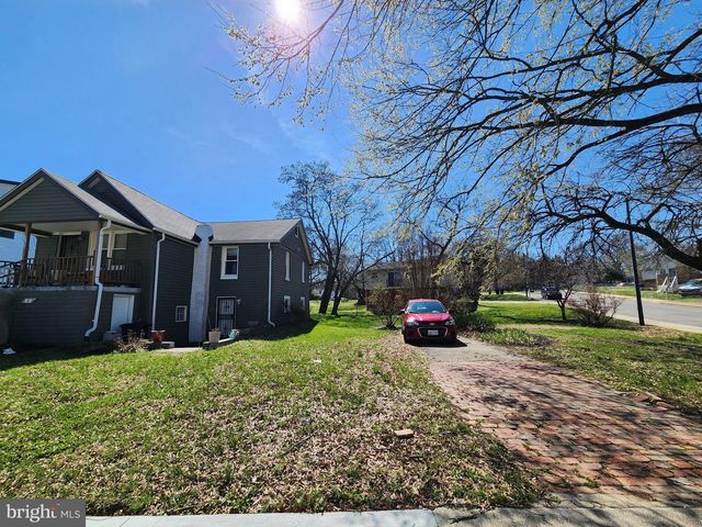 6105 KOLB ST, Fairmount Heights, MD 20743