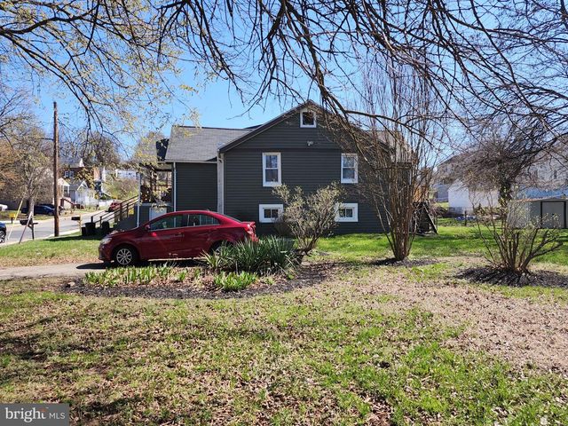 6105 KOLB ST, Fairmount Heights, MD 20743