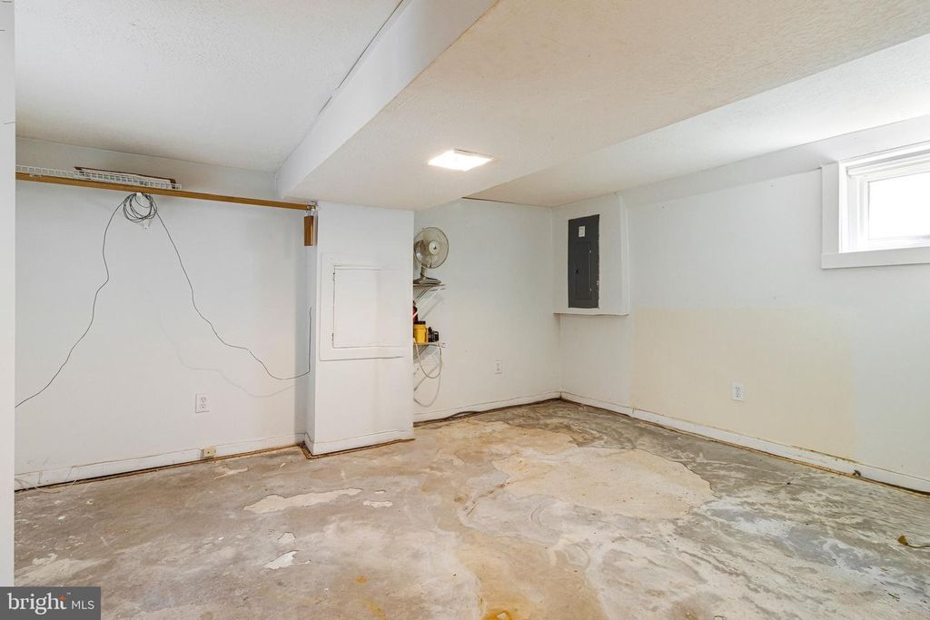 Image 30 of property listing at 6105 KOLB ST, Fairmount Heights, MD 20743