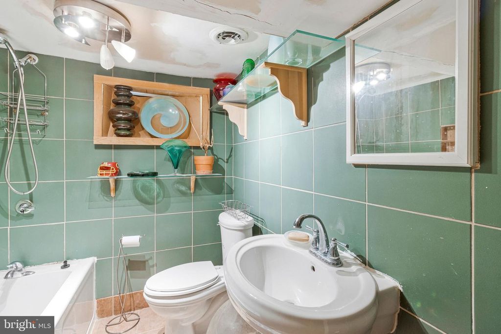 Image 33 of property listing at 6105 KOLB ST, Fairmount Heights, MD 20743