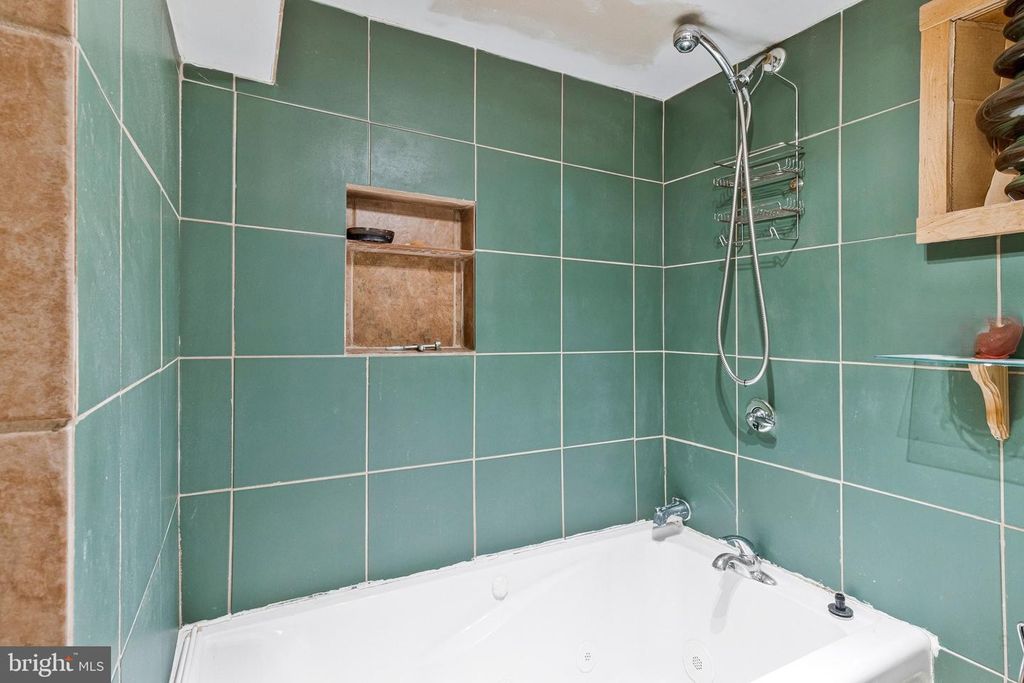 Image 34 of property listing at 6105 KOLB ST, Fairmount Heights, MD 20743