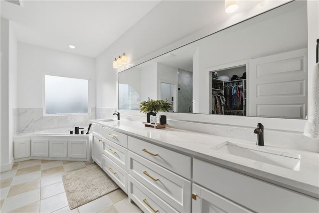 3 Moniave Lane, Bella Vista, AR 72715