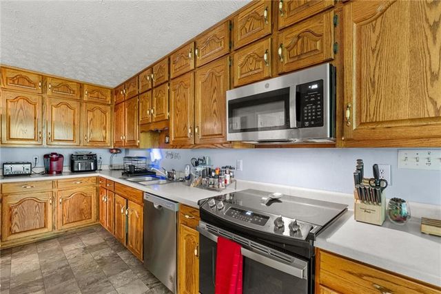 165 Hayes Circle, Rex, GA 30273