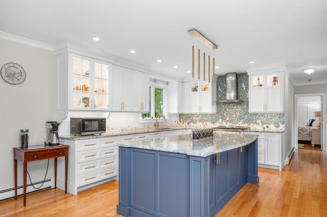 35 Bayshore Drive, Mashpee, MA 02649