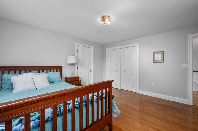 35 Bayshore Drive, Mashpee, MA 02649