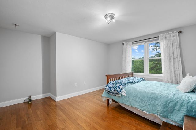 35 Bayshore Drive, Mashpee, MA 02649