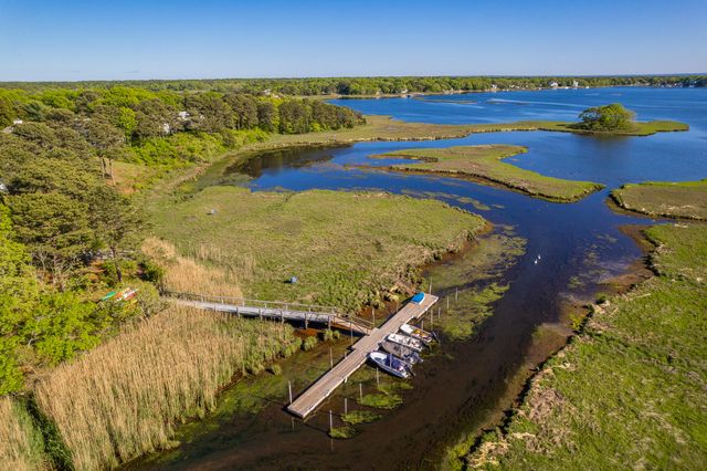 35 Bayshore Drive, Mashpee, MA 02649