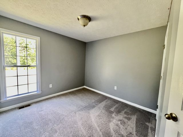 33 Long Meadow Dr, Fayetteville, TN 37334