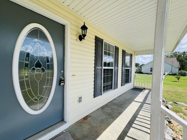 33 Long Meadow Dr, Fayetteville, TN 37334