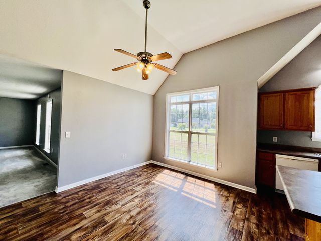 33 Long Meadow Dr, Fayetteville, TN 37334