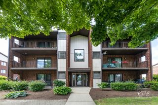 1221 Chalet Road 28-201, Naperville, IL 60563