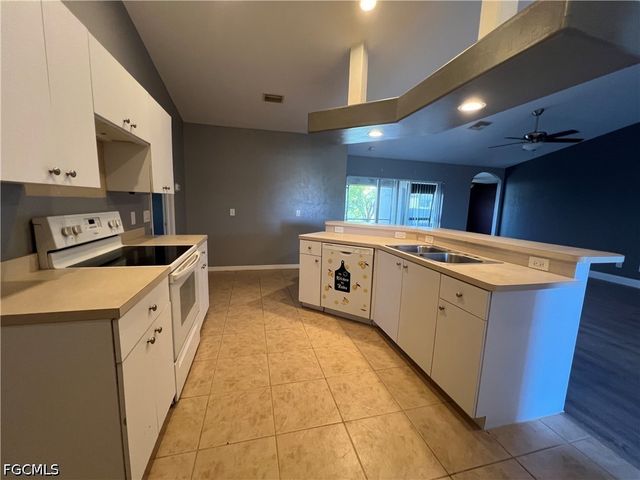 1722 NW 18th TER, Cape Coral, FL 33993
