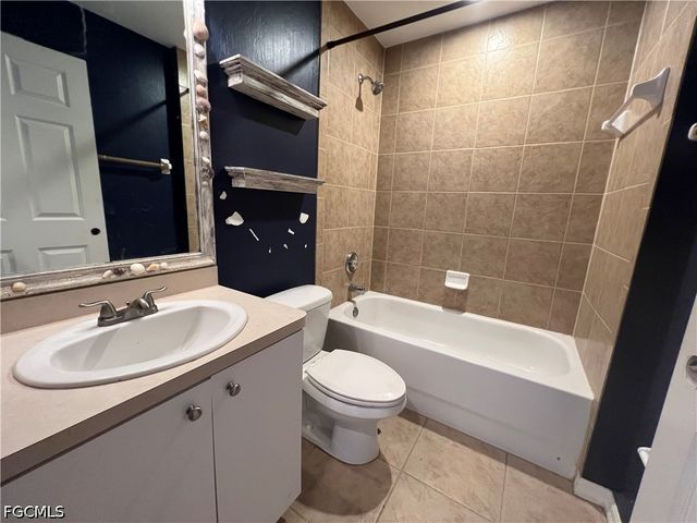 1722 NW 18th TER, Cape Coral, FL 33993