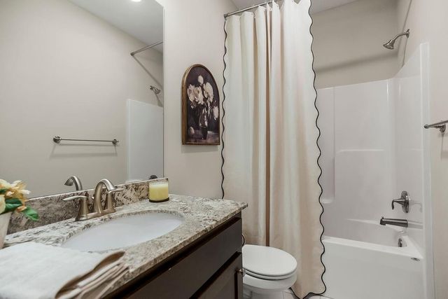 106 E Woodland Avenue, Lone Jack, MO 64070