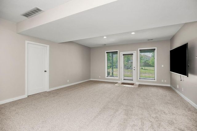 106 E Woodland Avenue, Lone Jack, MO 64070
