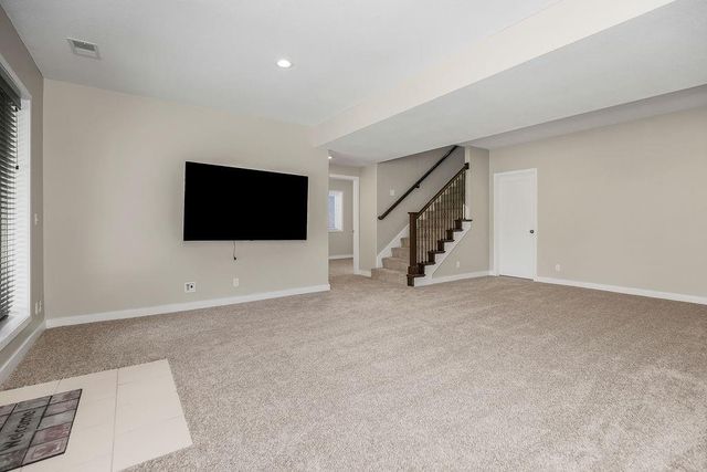 106 E Woodland Avenue, Lone Jack, MO 64070