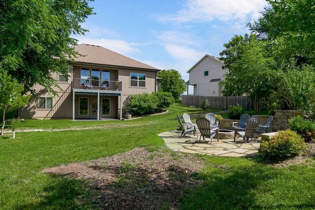 106 E Woodland Avenue, Lone Jack, MO 64070