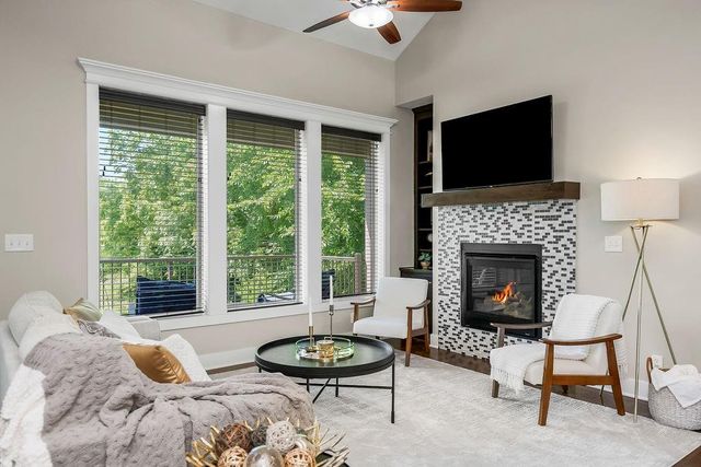 106 E Woodland Avenue, Lone Jack, MO 64070