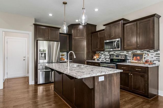 106 E Woodland Avenue, Lone Jack, MO 64070