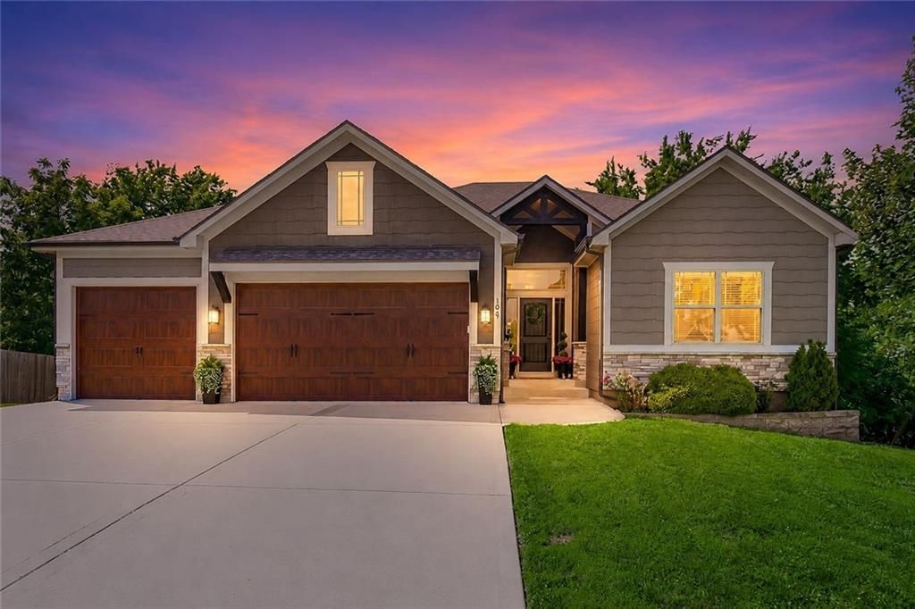 106 E Woodland Avenue, Lone Jack, MO 64070