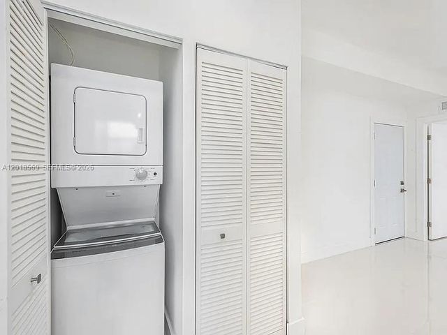 676 NW 47th St 5, Miami, FL 33127
