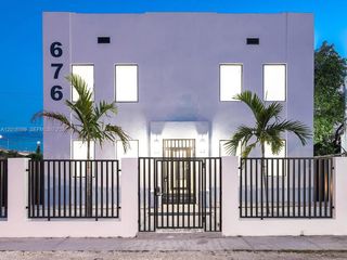 676 NW 47th St 5, Miami, FL 33127