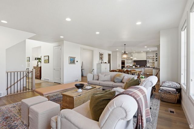 11382 S CANYON FALLS LN, Sandy, UT 84092
