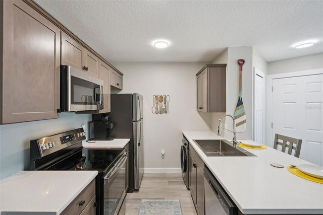 2592 GRASSY POINT DRIVE 112, Lake Mary, FL 32746